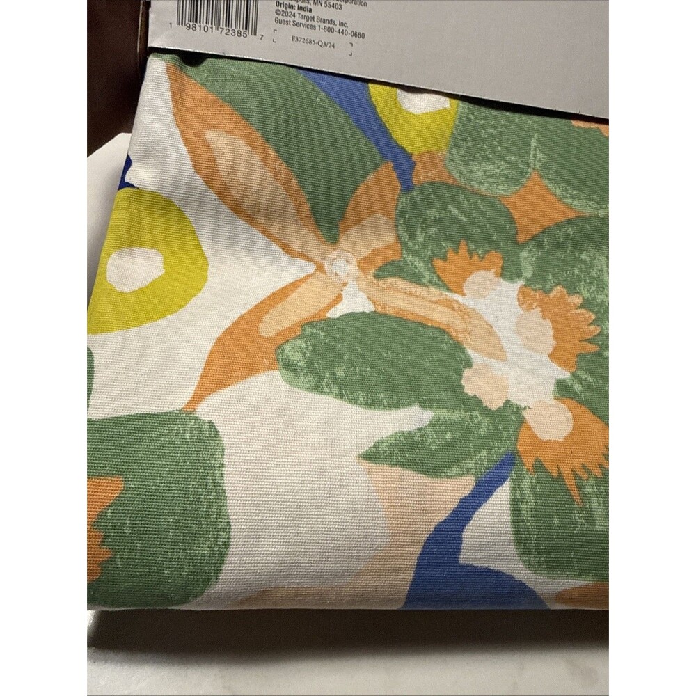 Target Room Essentials Floral Pattern Rectangular Tablecloth 60" x 104" New - Picture 6 of 6